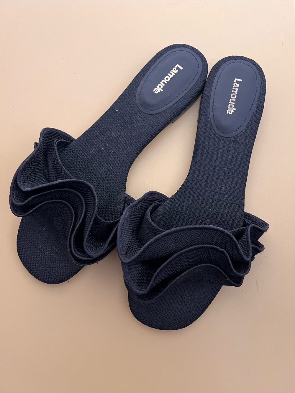 Larroude Ivy black raffia canvas ruffle flat mule slides sandals sz 10